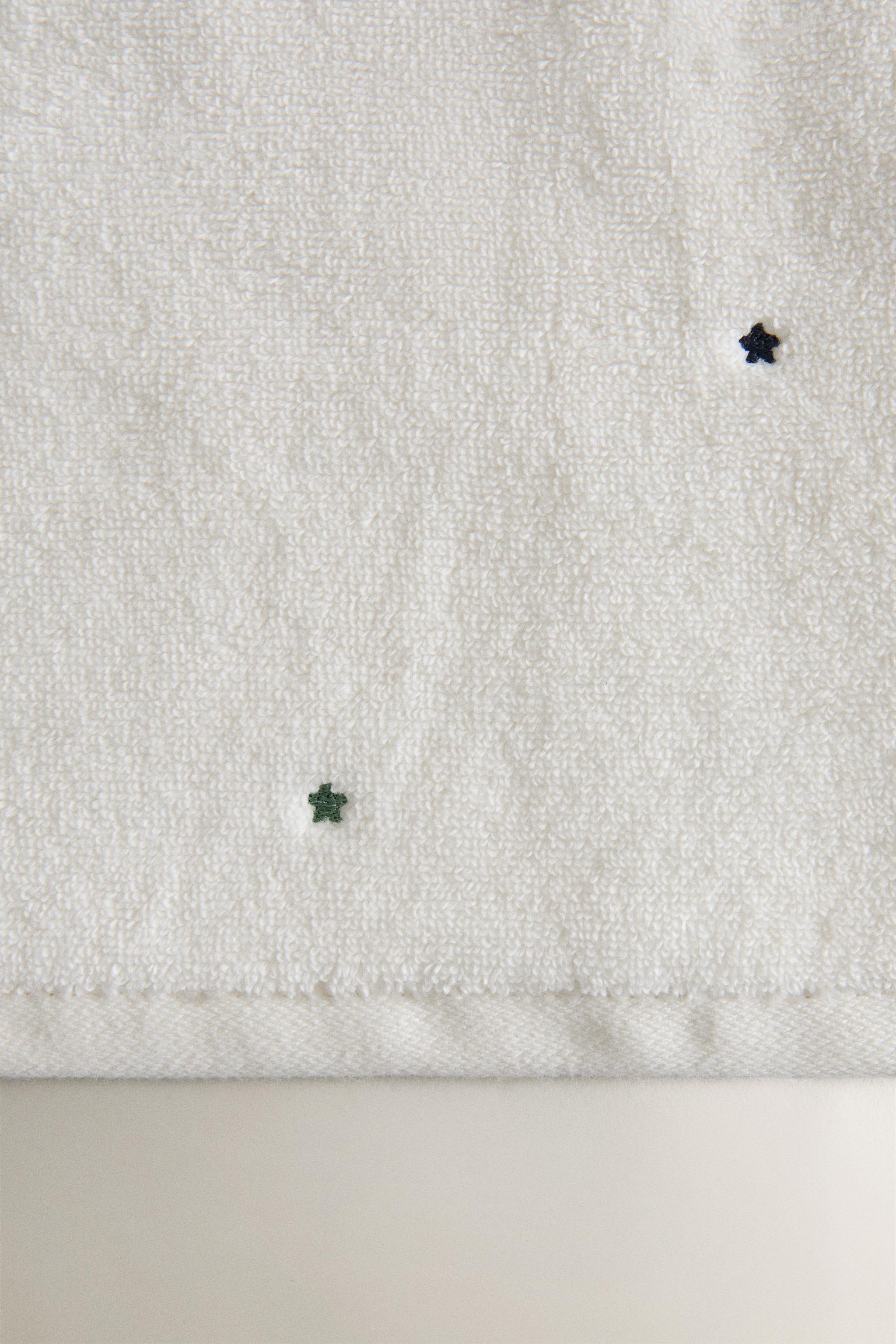 CHILDREN'S STAR BATH TOWEL